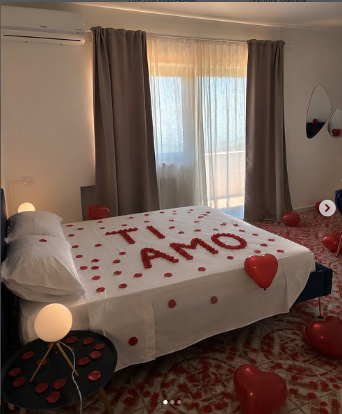 Suite 06 — romantic bedroom setup