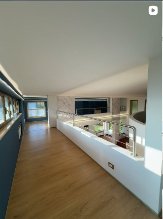 Upper floor hallway